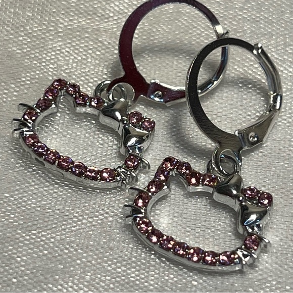Hello Kitty Sanrio Earrings - Picture 4 of 5